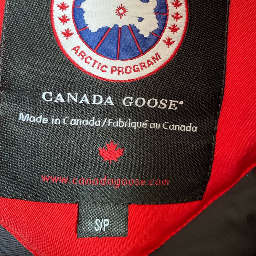 Canda Goose Down jacket with fur hood